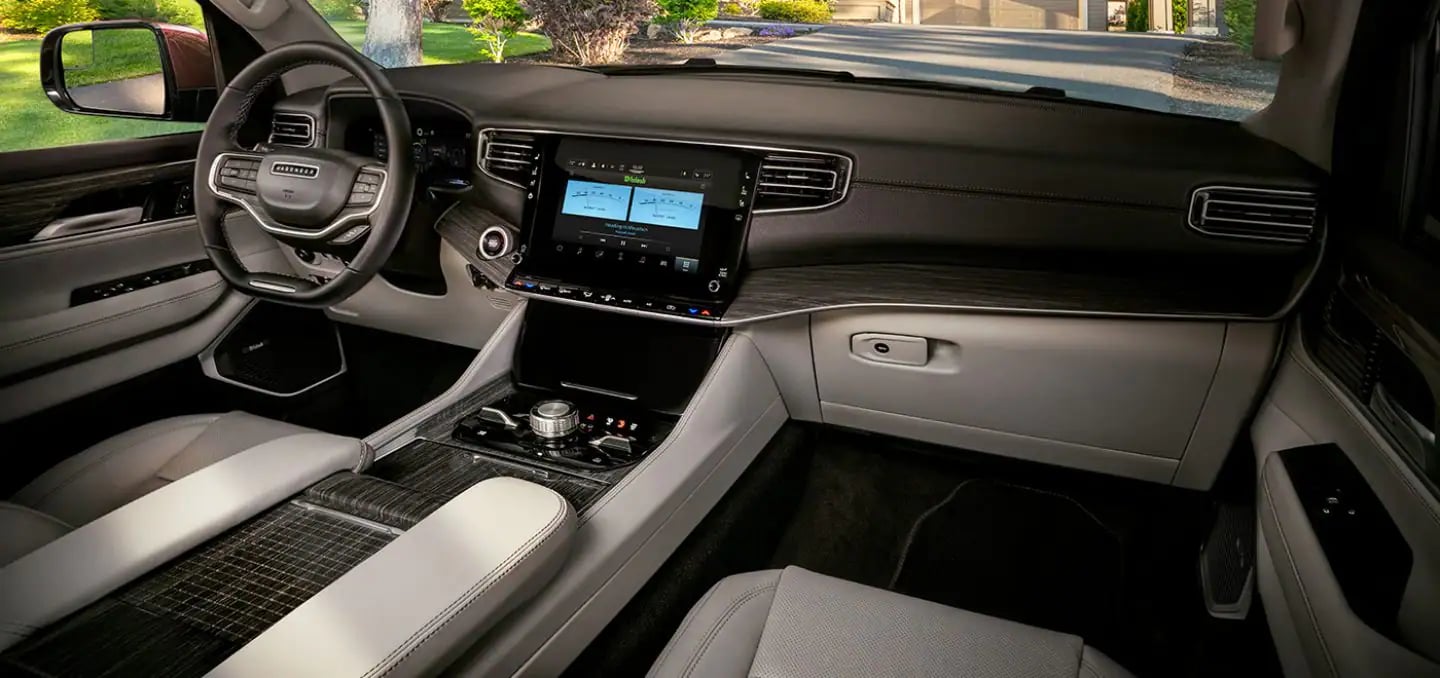 2023-Wagoneer-Interior.png