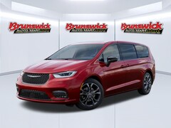 2026 Chrysler Pacifica SELECT Passenger Van