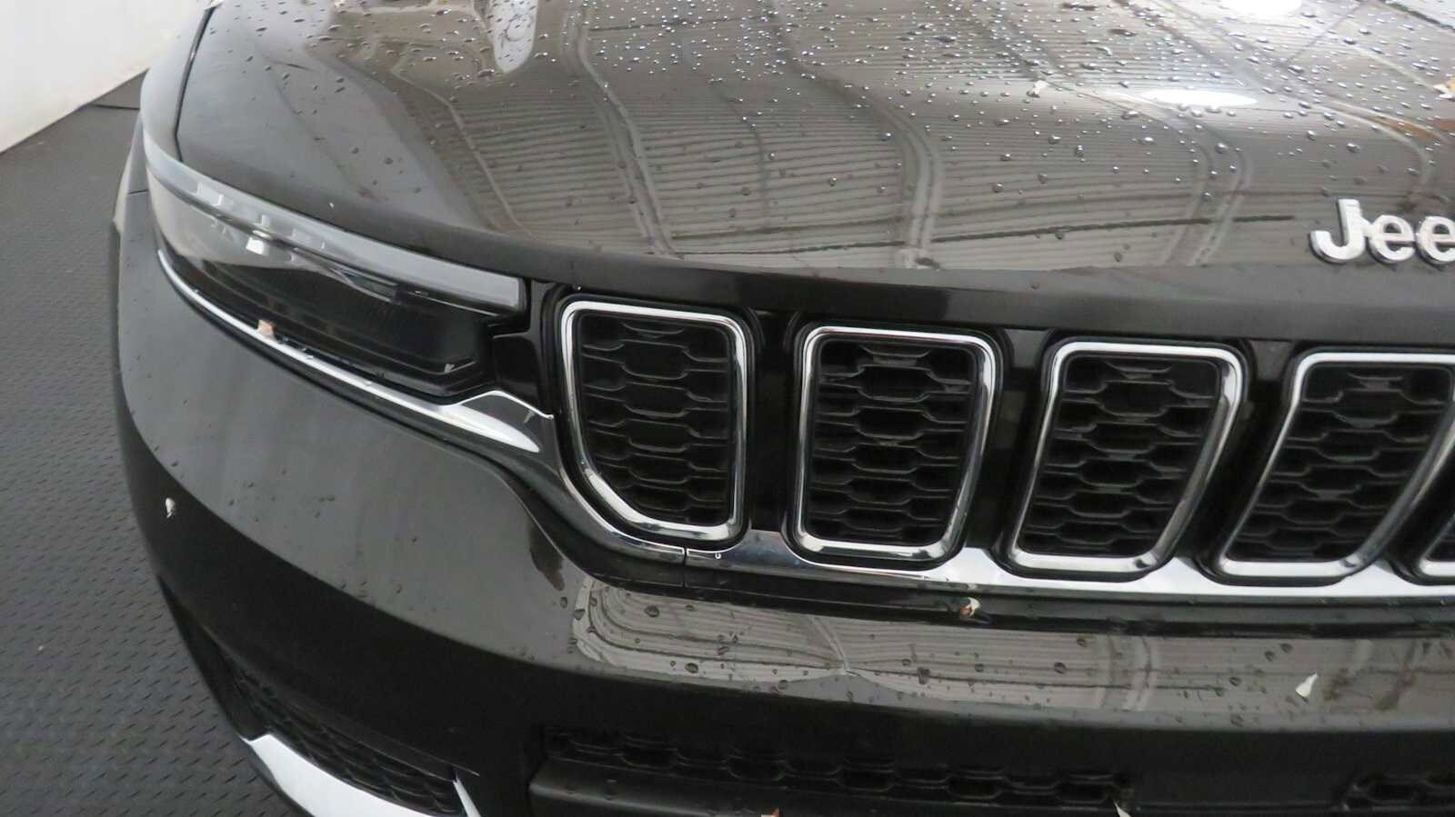 2022 Jeep Grand Cherokee Limited photo 4