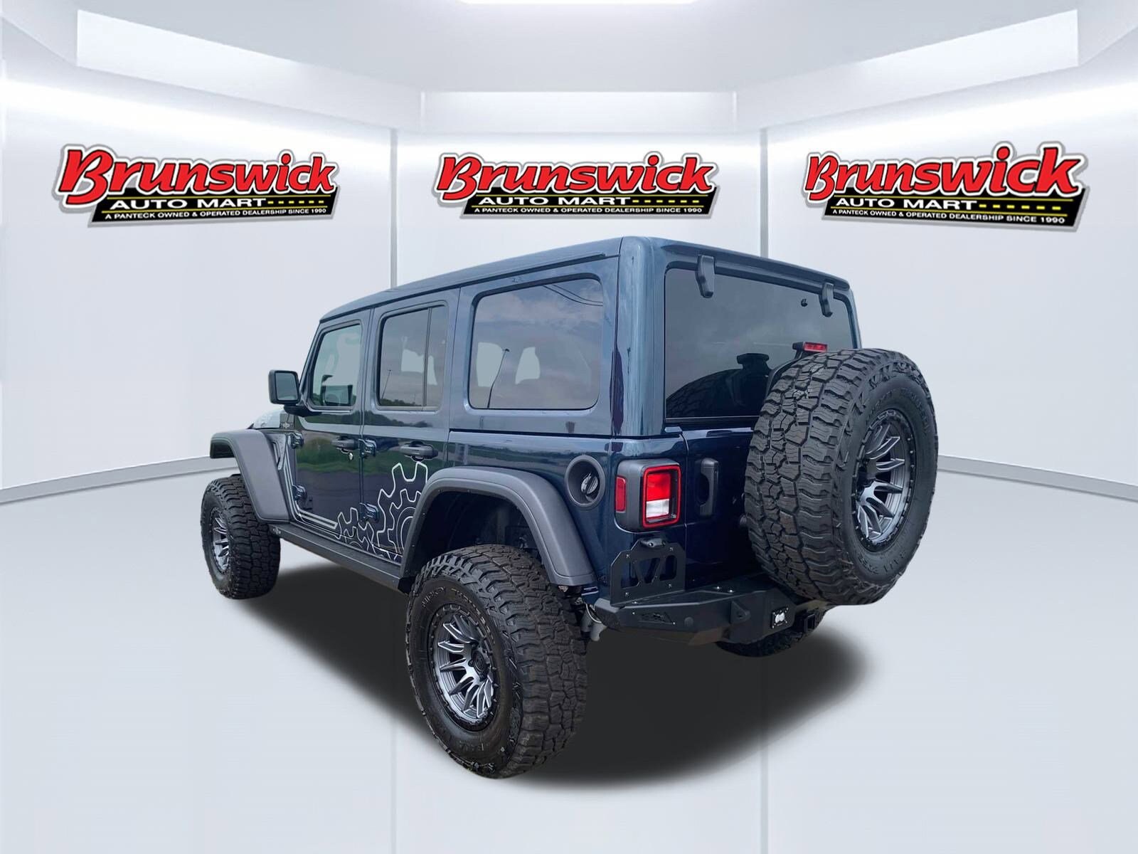 2025 Jeep Wrangler Willys photo 3