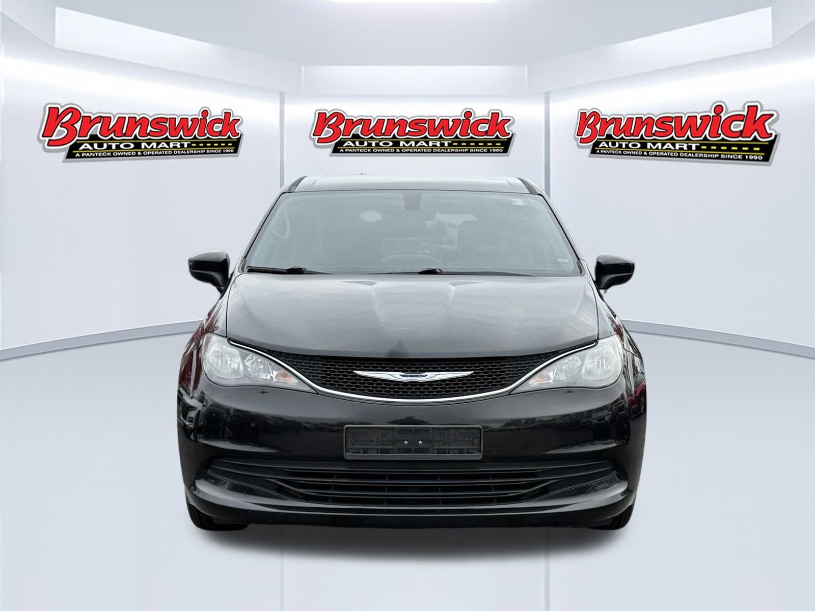 Used 2017 Chrysler Pacifica Touring with VIN 2C4RC1DG5HR636314 for sale in Brunswick, OH