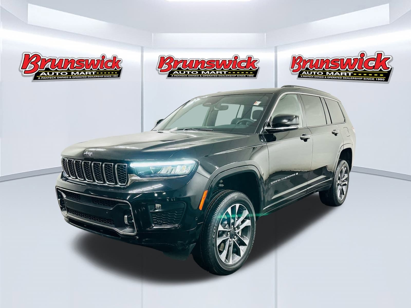 2023 Jeep Grand Cherokee L Overland's photo