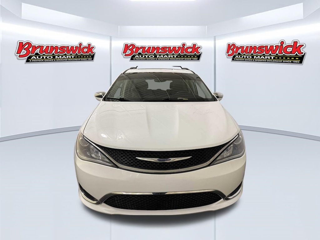 Used 2019 Chrysler Pacifica Limited Van Passenger Van