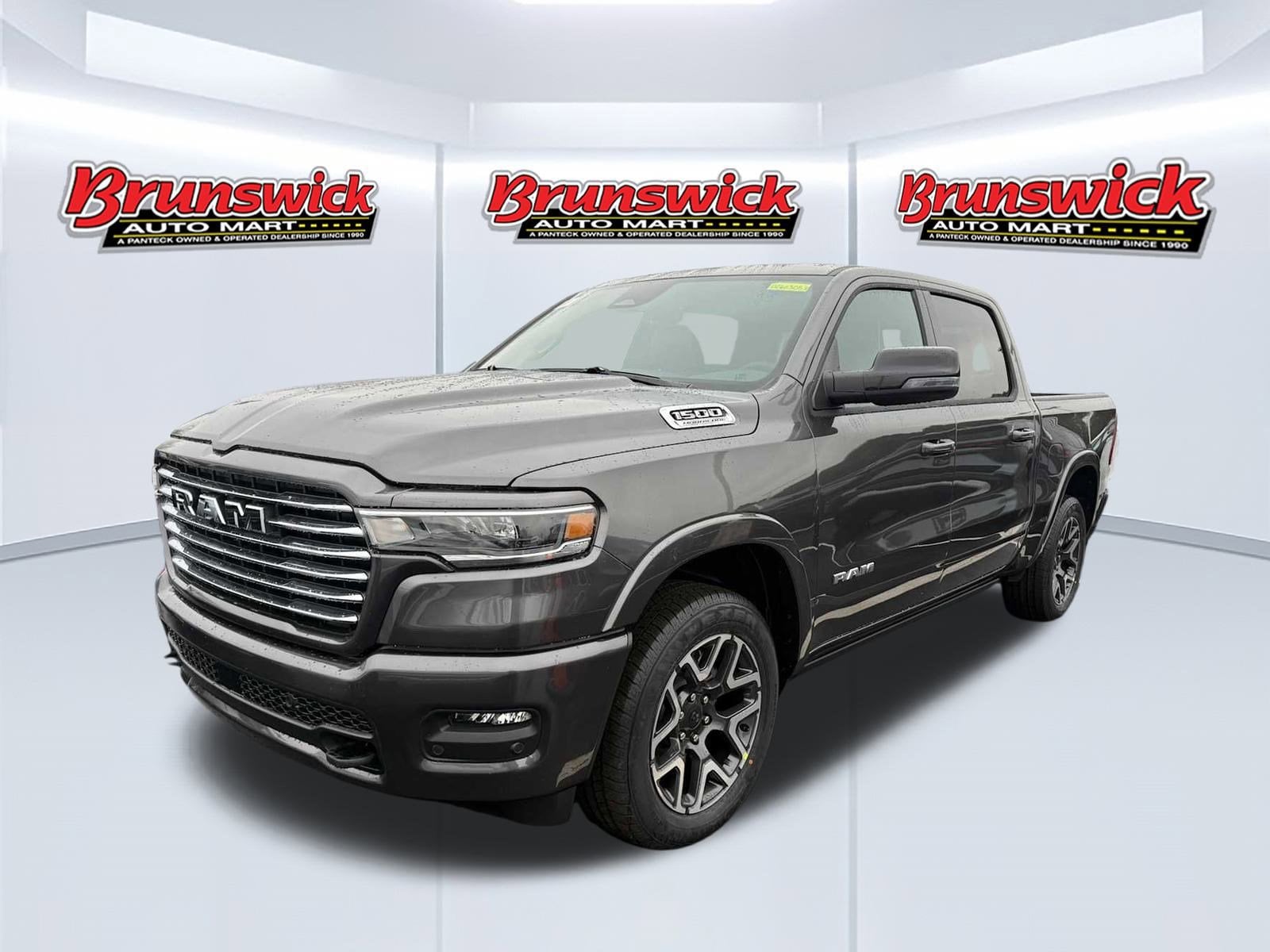 2026 RAM Ram 1500 Pickup Laramie's photo