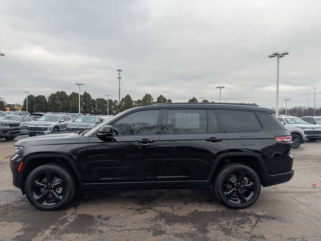 Used 2024 Jeep Grand Cherokee L Laredo SUV