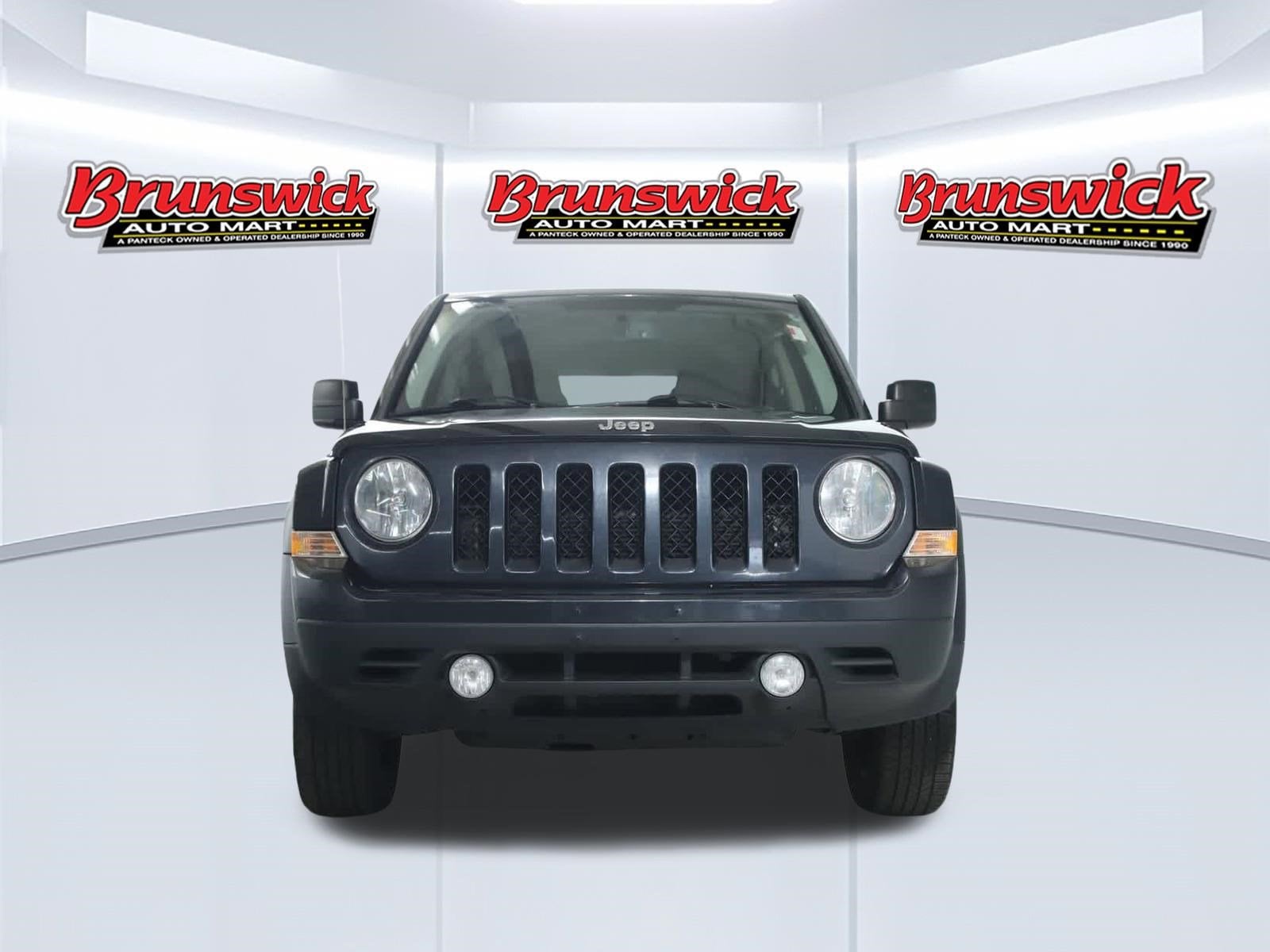 View vehicle photo 5