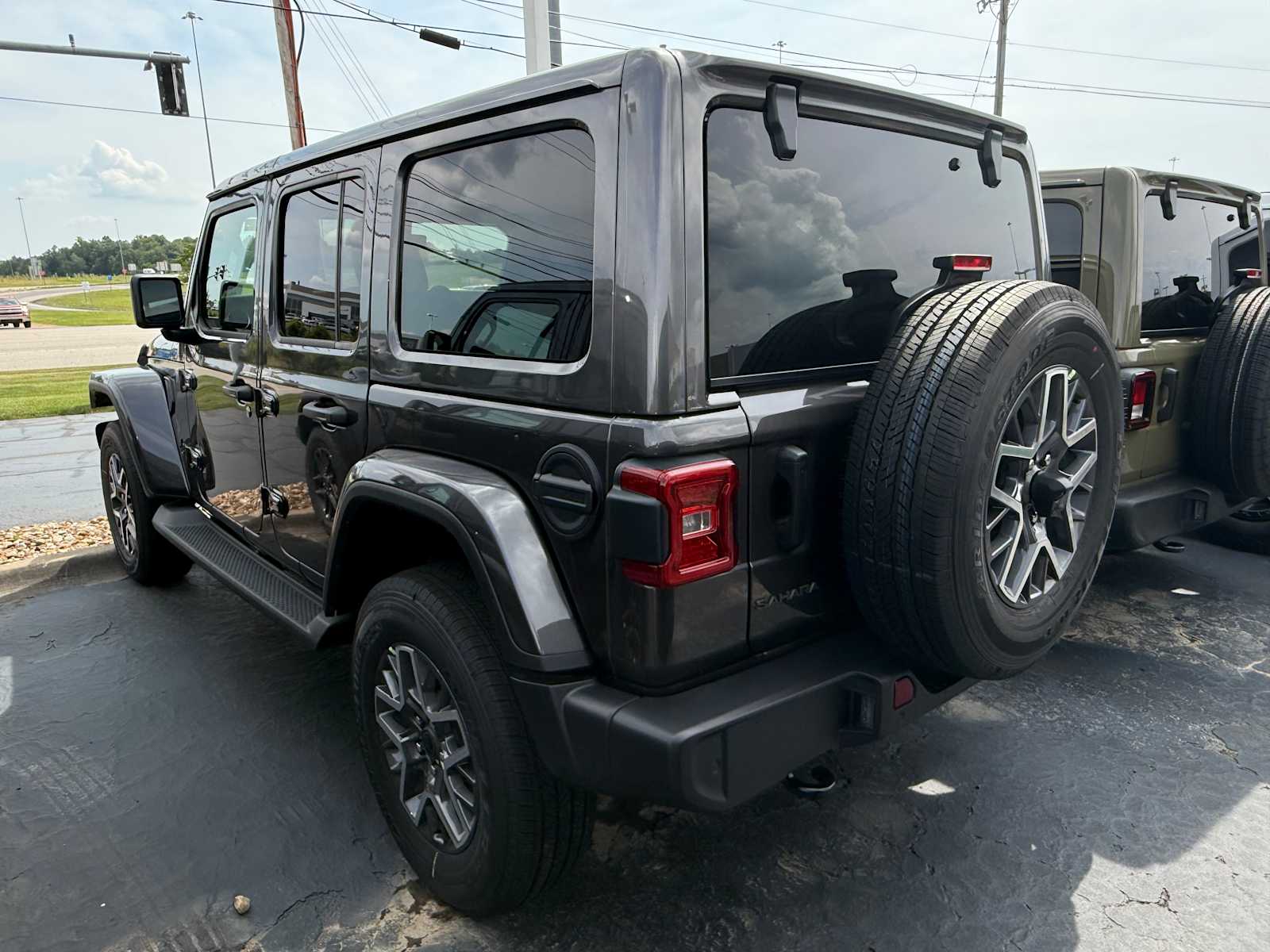 2025 Jeep Wrangler Sahara photo 3