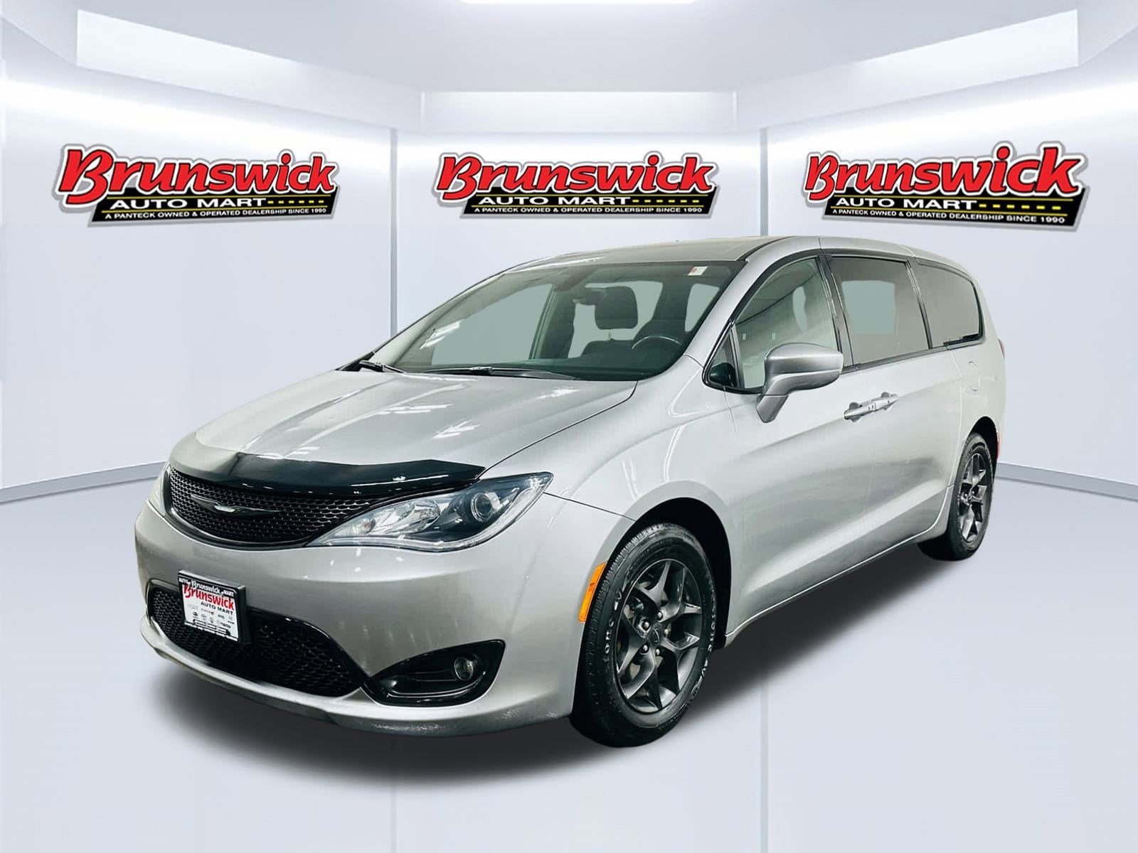 2018 Chrysler Pacifica Van  2018 Chrysler Pacifica Van