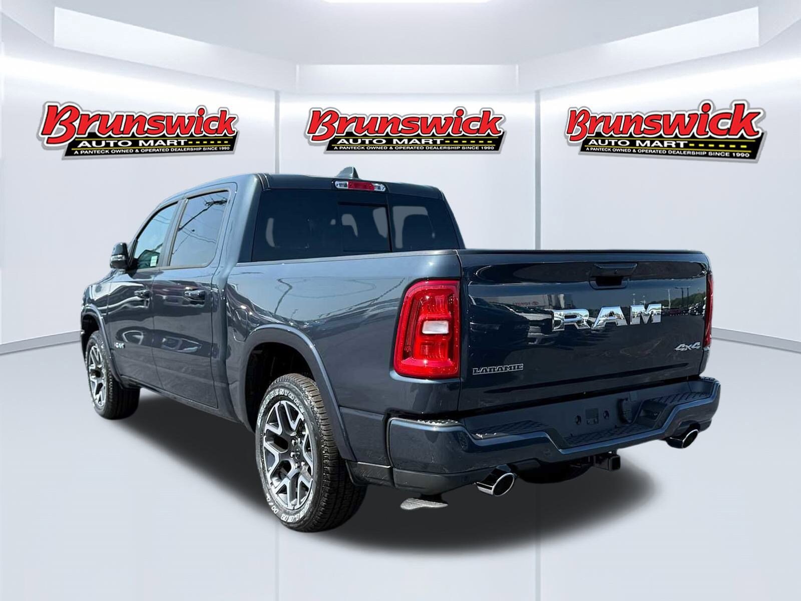 2026 Ram 1500 Laramie photo 4
