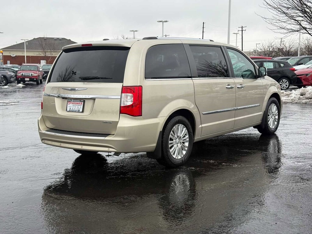 Used 2015 Chrysler Town & Country Limited Platinum Van