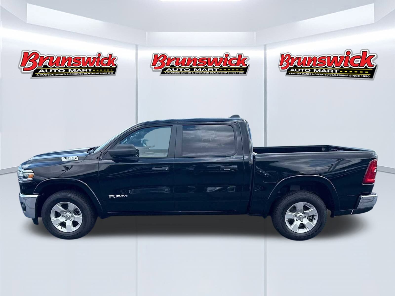 2025 Ram 1500 Big Horn photo 3