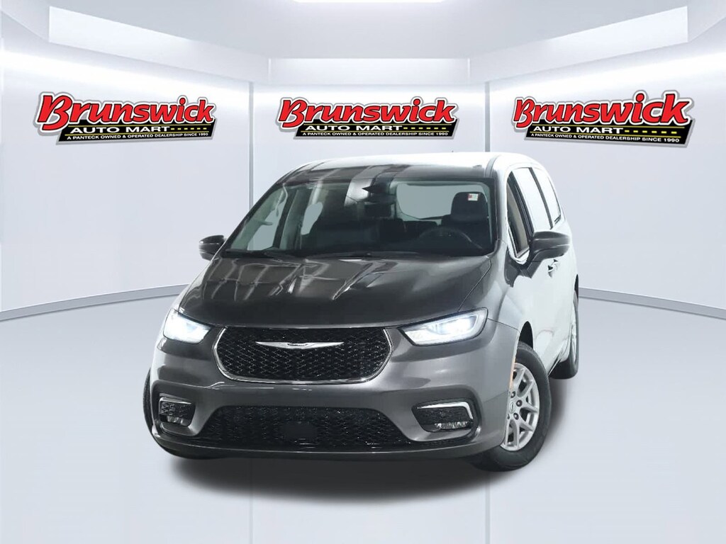 Used 2023 Chrysler Pacifica Touring L Van Passenger Van