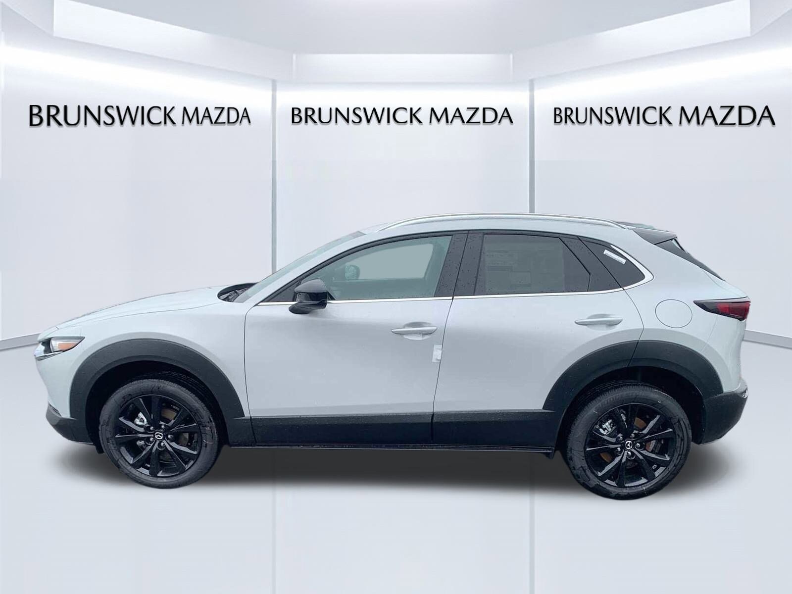 2025 Mazda CX-30 2.5 Select Sport photo 2
