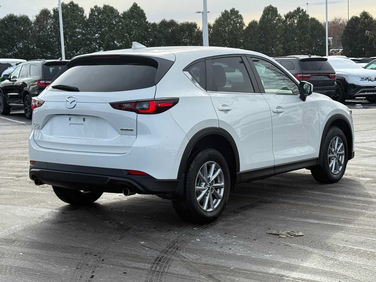 2023 Mazda CX-5 2.5 Select photo 4