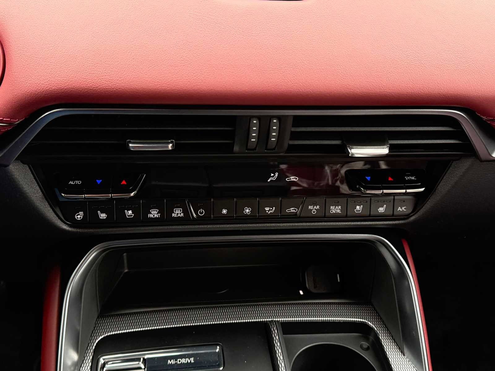 2026 Mazda CX-70 Premium Package - Photo 16