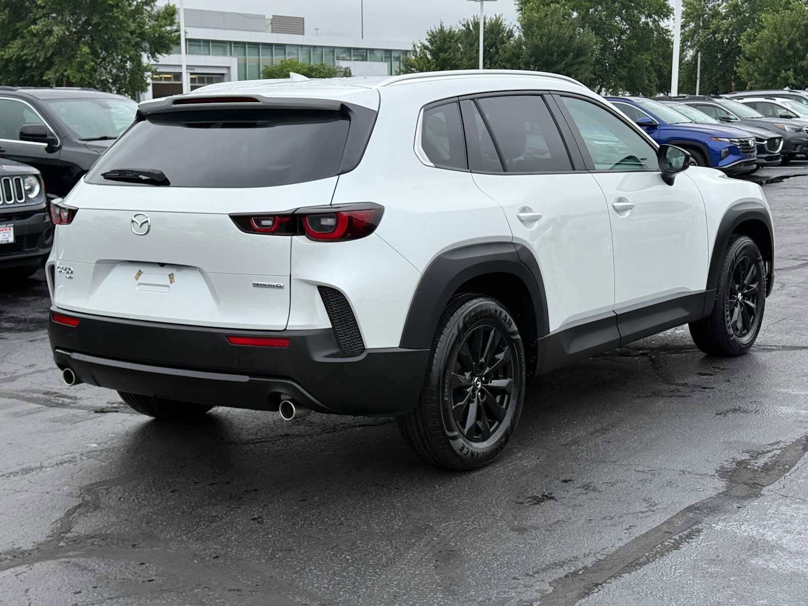 2025 Mazda CX-50 2.5 S Premium photo 4
