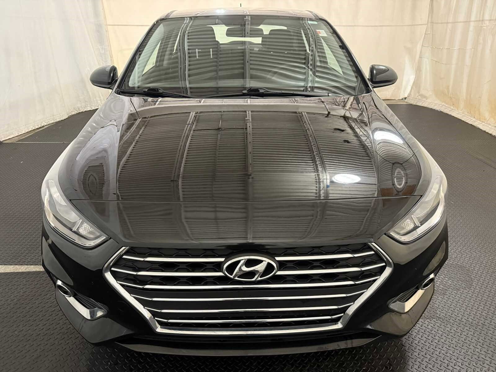 2020 Hyundai Accent SEL photo 2