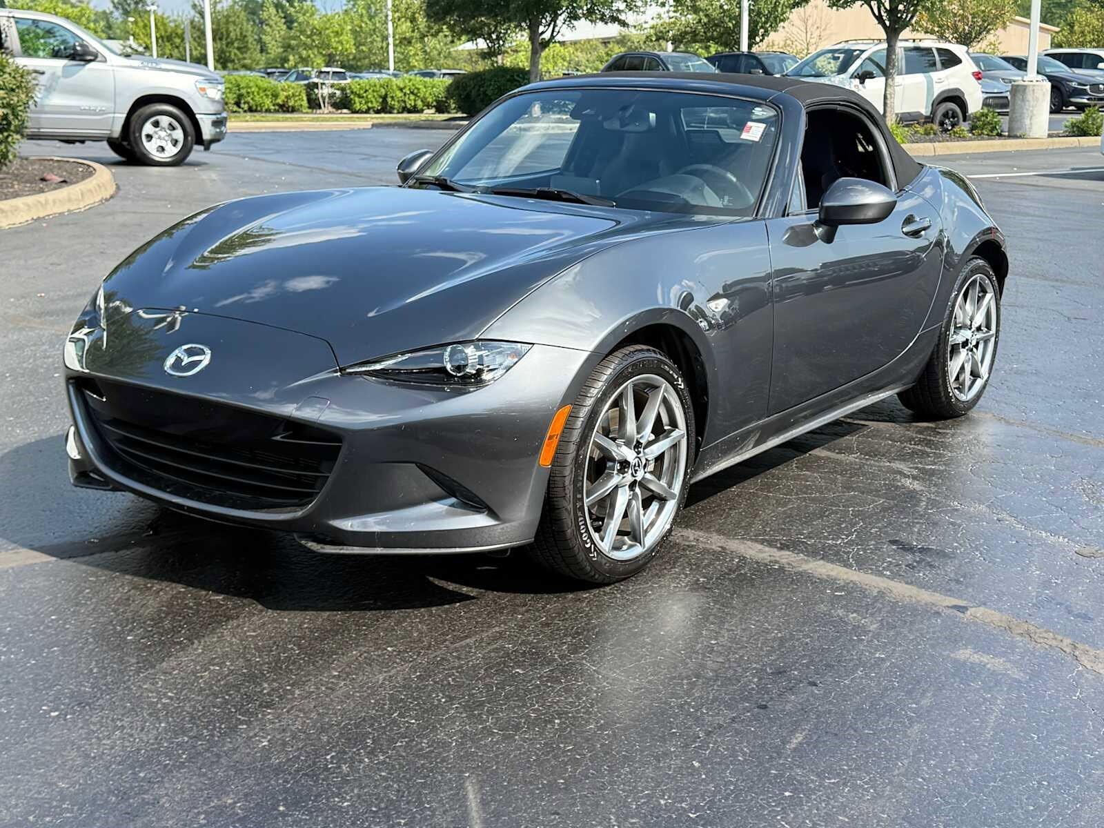 2022 Mazda MX-5 Miata Miata Grand Touring photo 2