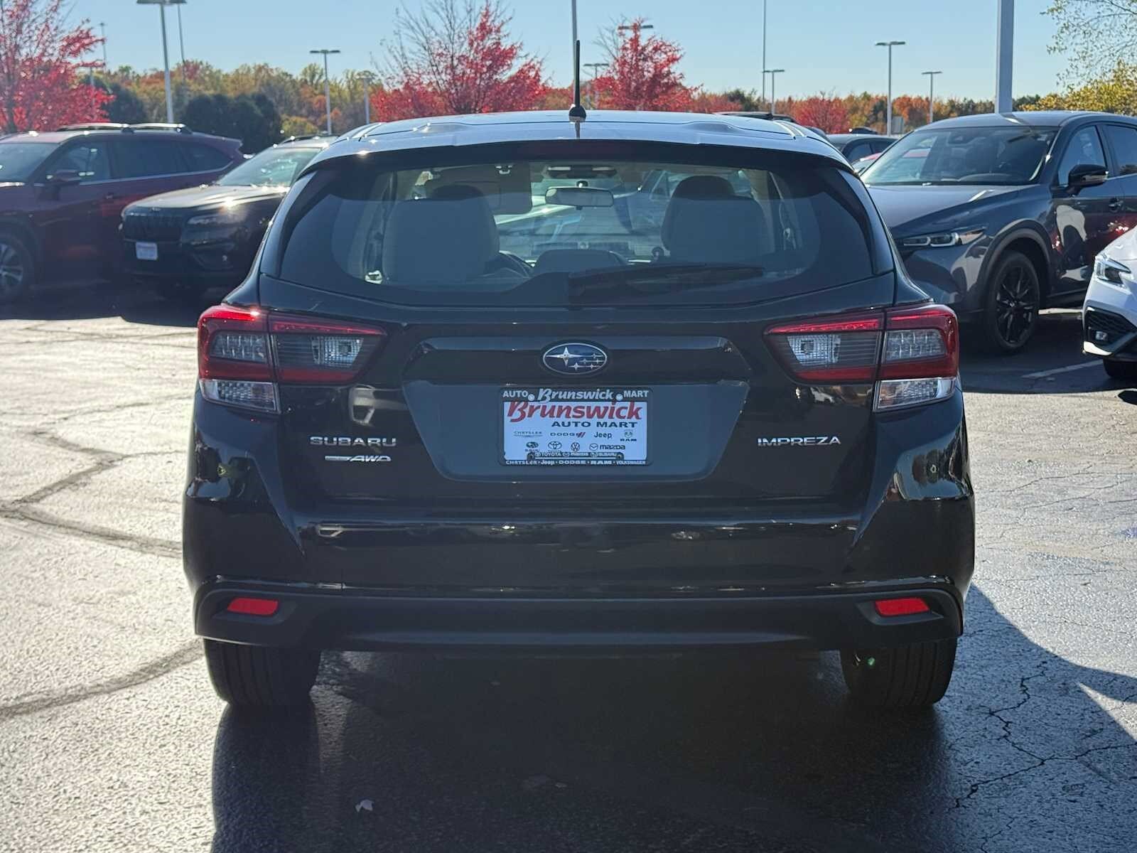 2023 Subaru Impreza Base photo 4