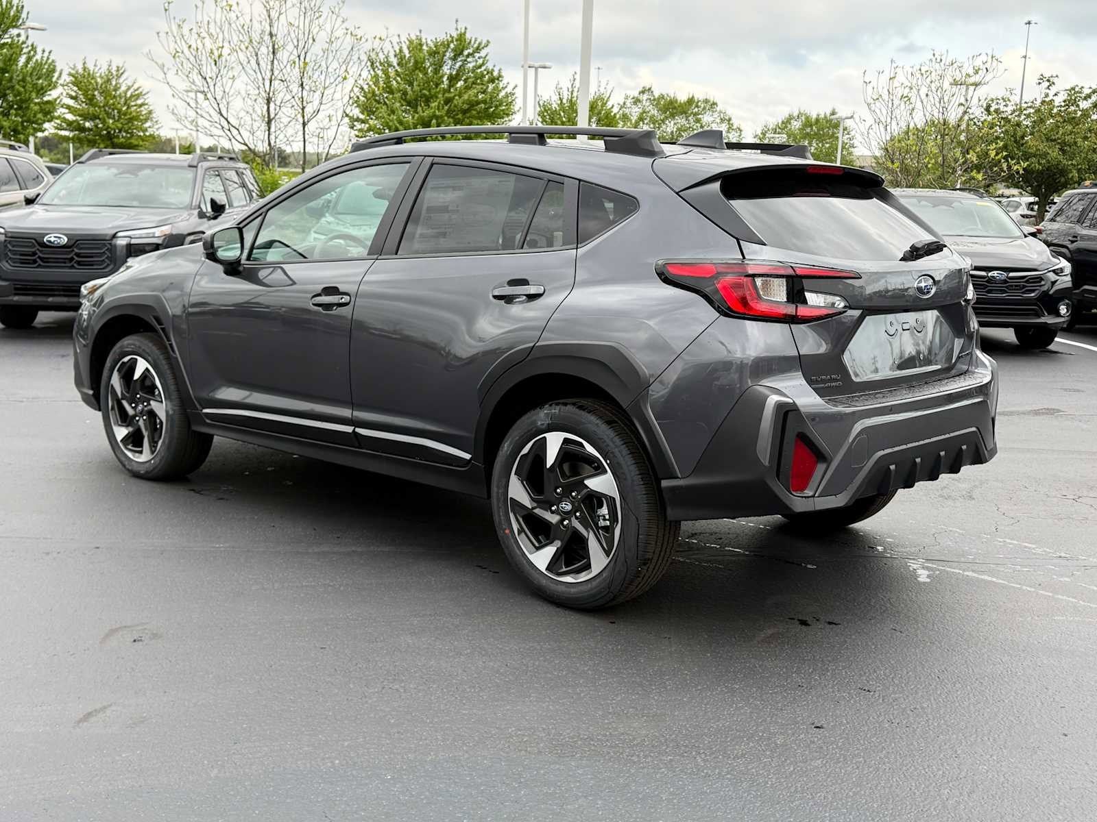 View vehicle photo 4