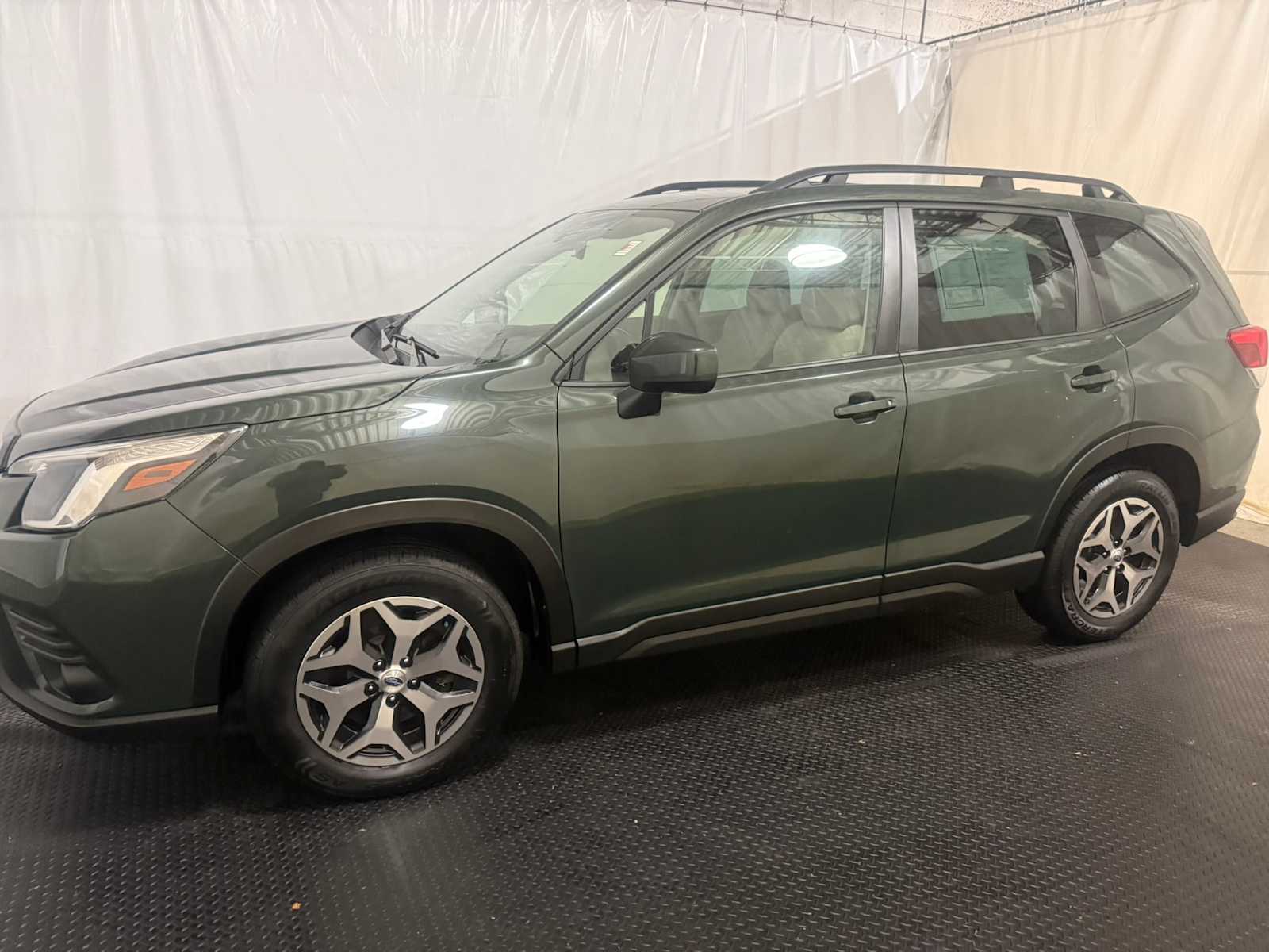 2023 Subaru Forester Premium photo 2