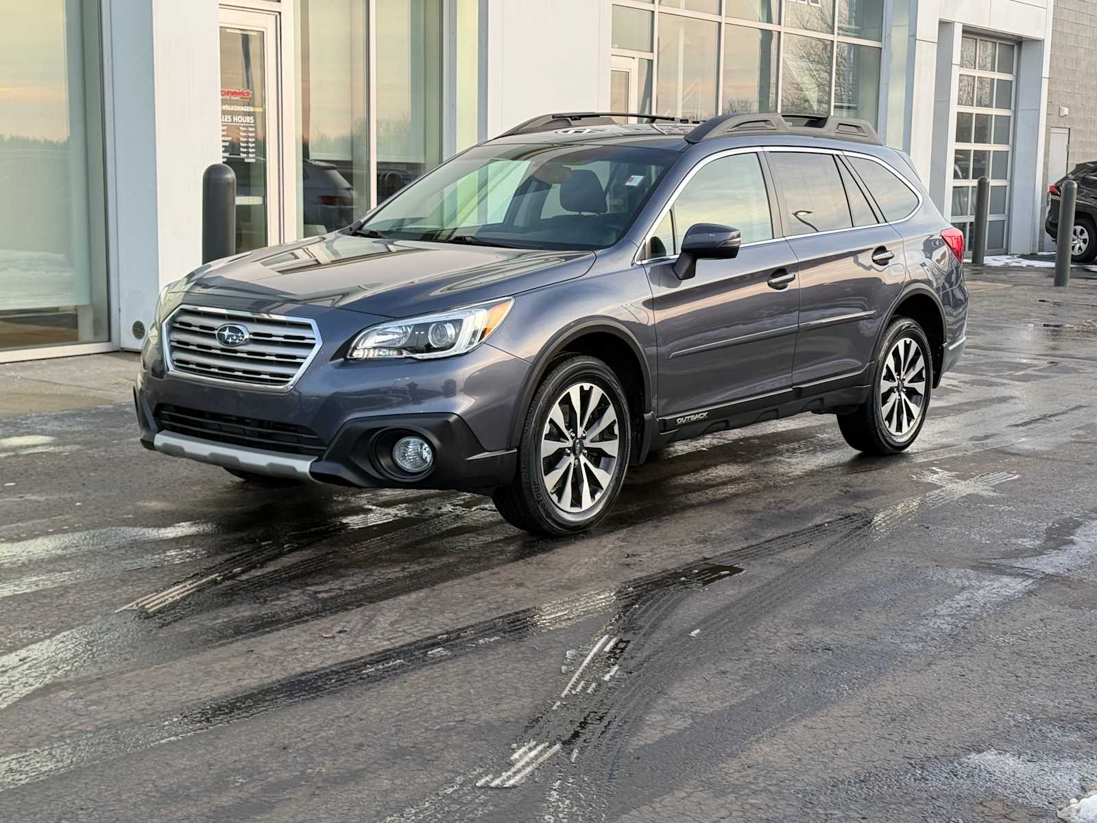2016 Subaru Outback Limited's photo