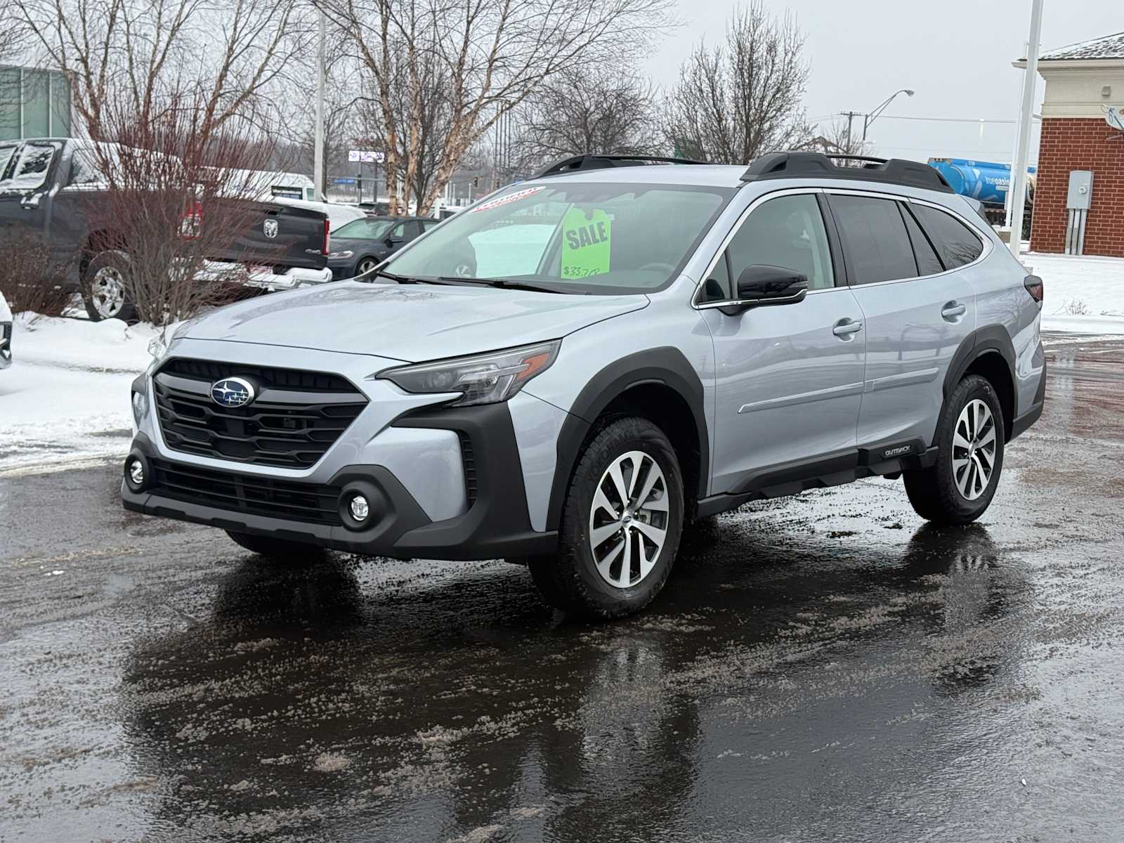 2025 Subaru Outback Premium's photo
