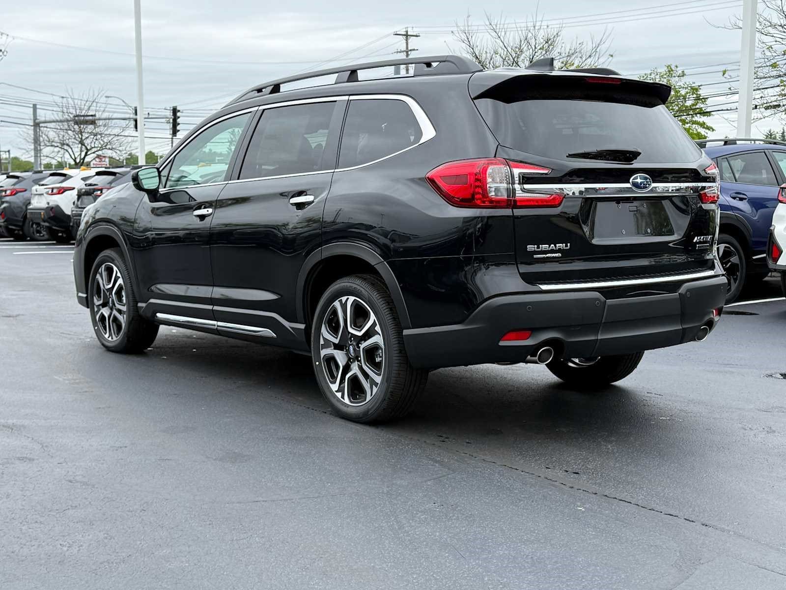 View vehicle photo 3