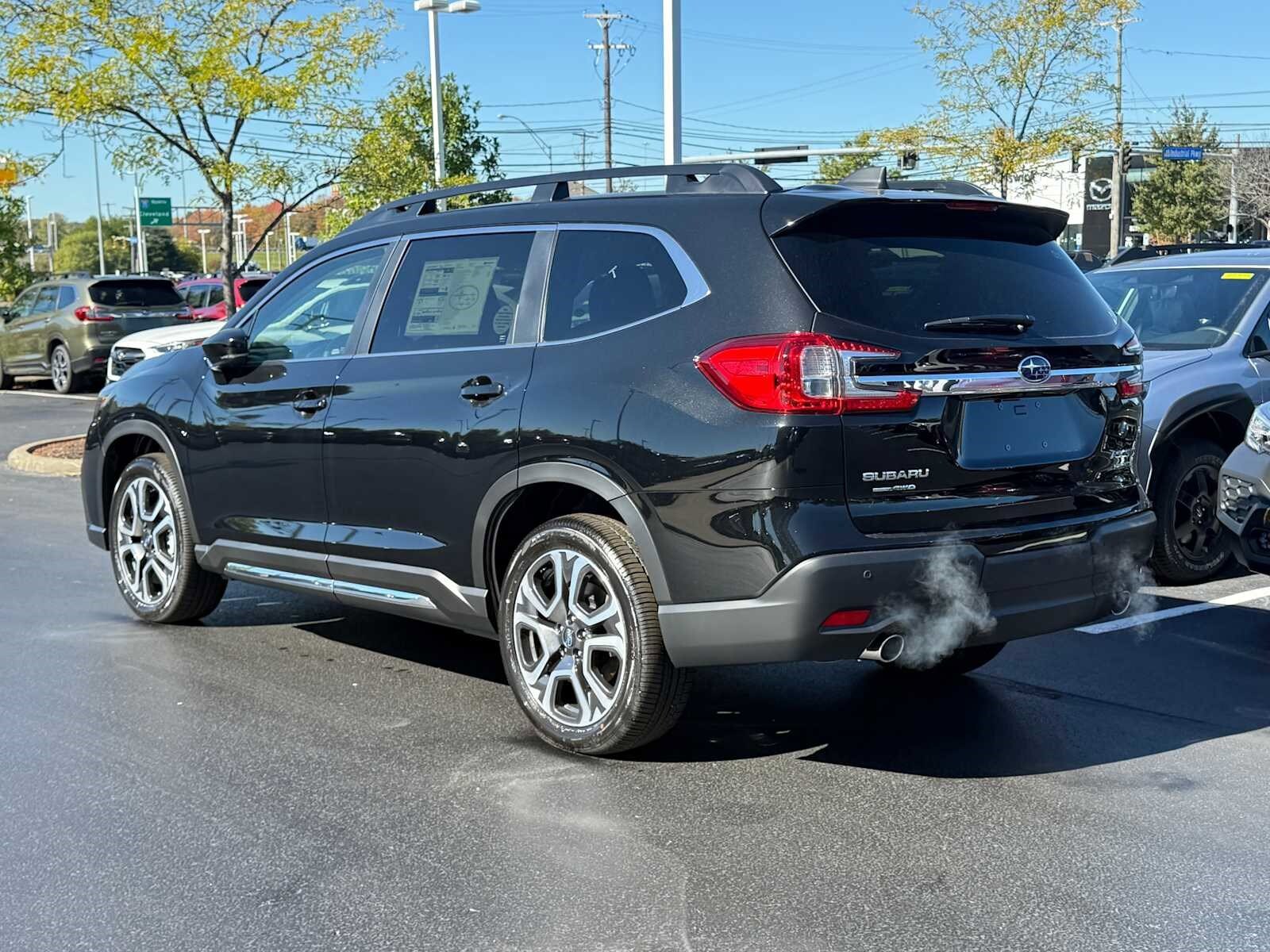 2025 Subaru Ascent Limited photo 2