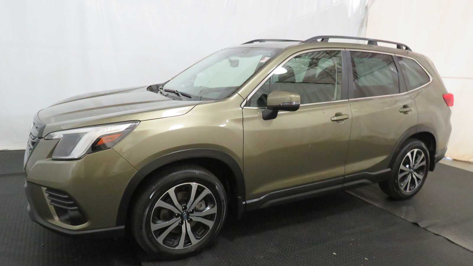 2023 Subaru Forester Limited photo 2
