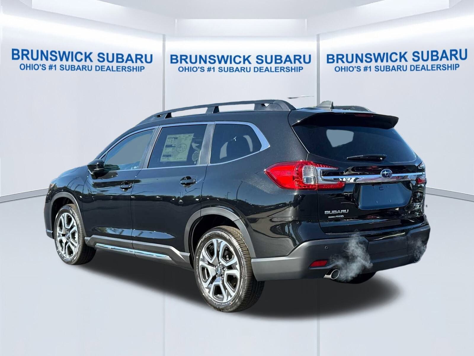 2025 Subaru Ascent Limited photo 4