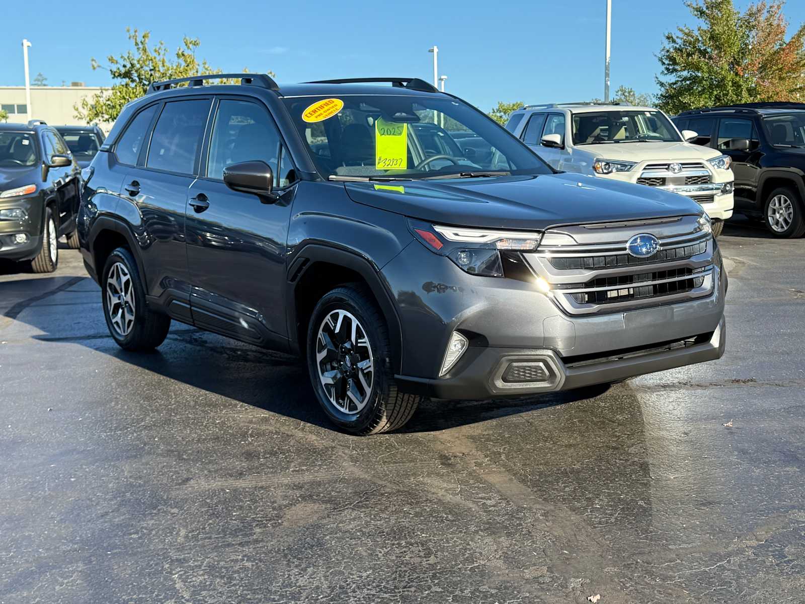 2025 Subaru Forester Premium Base photo 2
