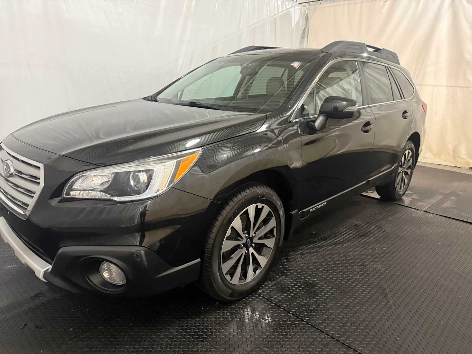 2017 Subaru Outback Limited's photo