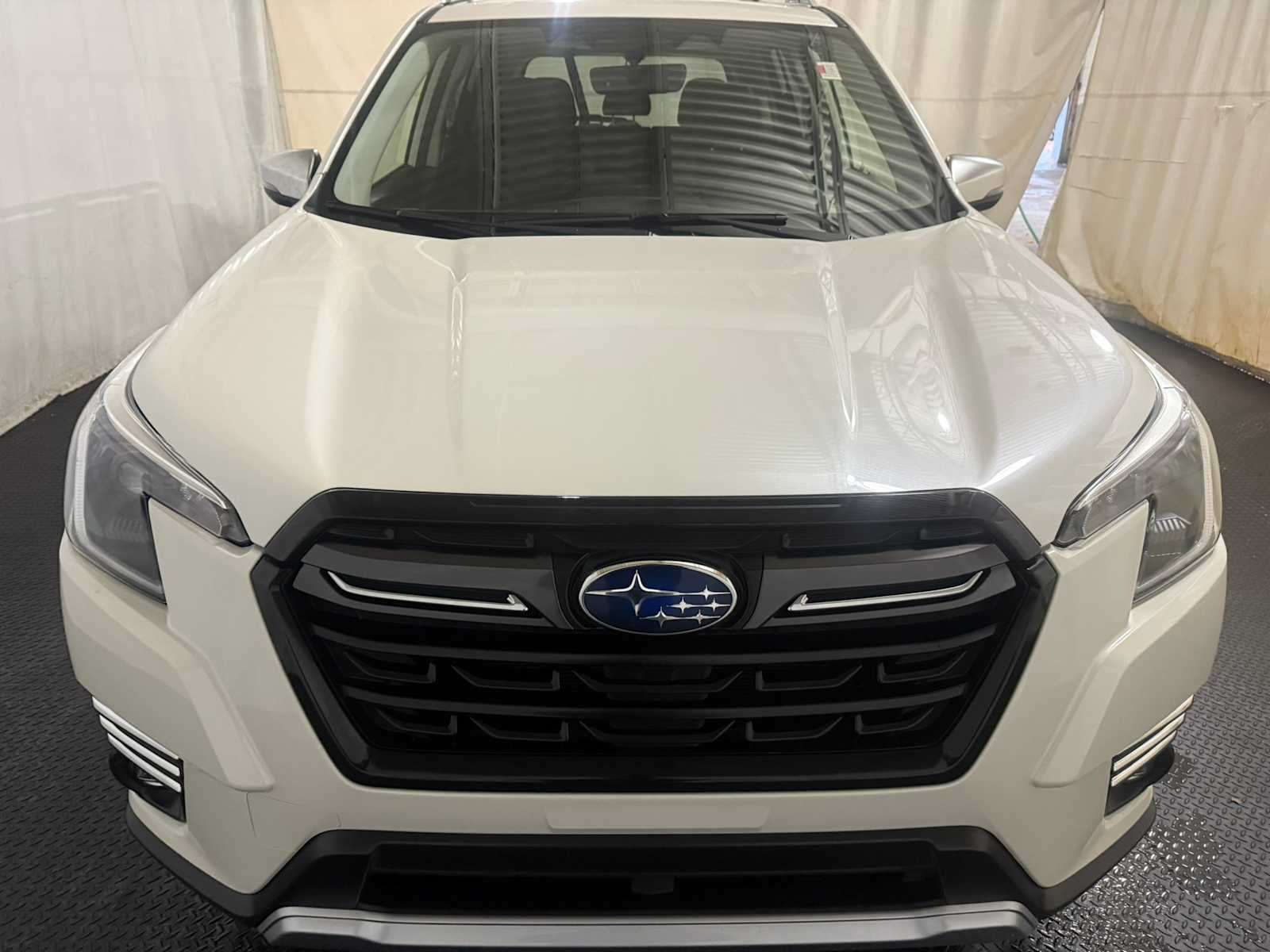 2022 Subaru Forester Touring photo 3