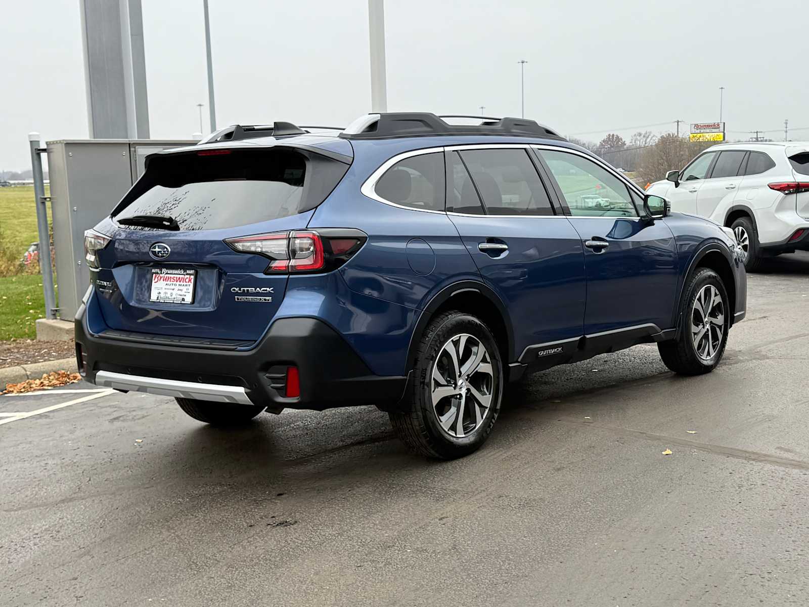 2020 Subaru Outback Touring XT photo 3