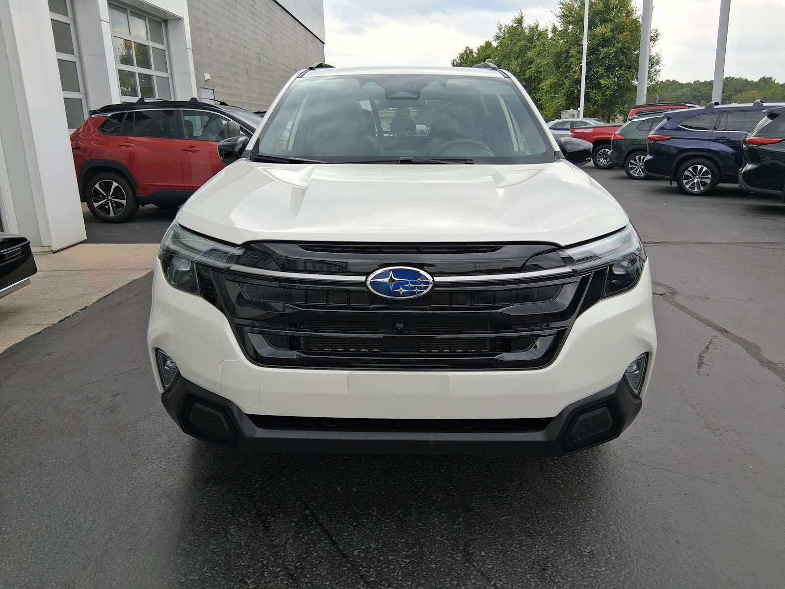 2025 Subaru Forester Touring photo 2