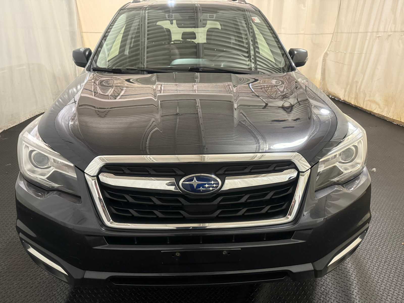 2018 Subaru Forester Touring photo 3