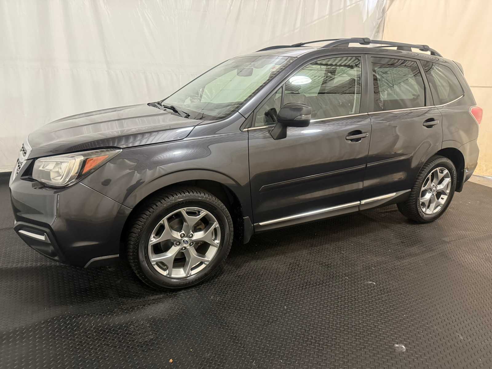 2018 Subaru Forester Touring photo 2