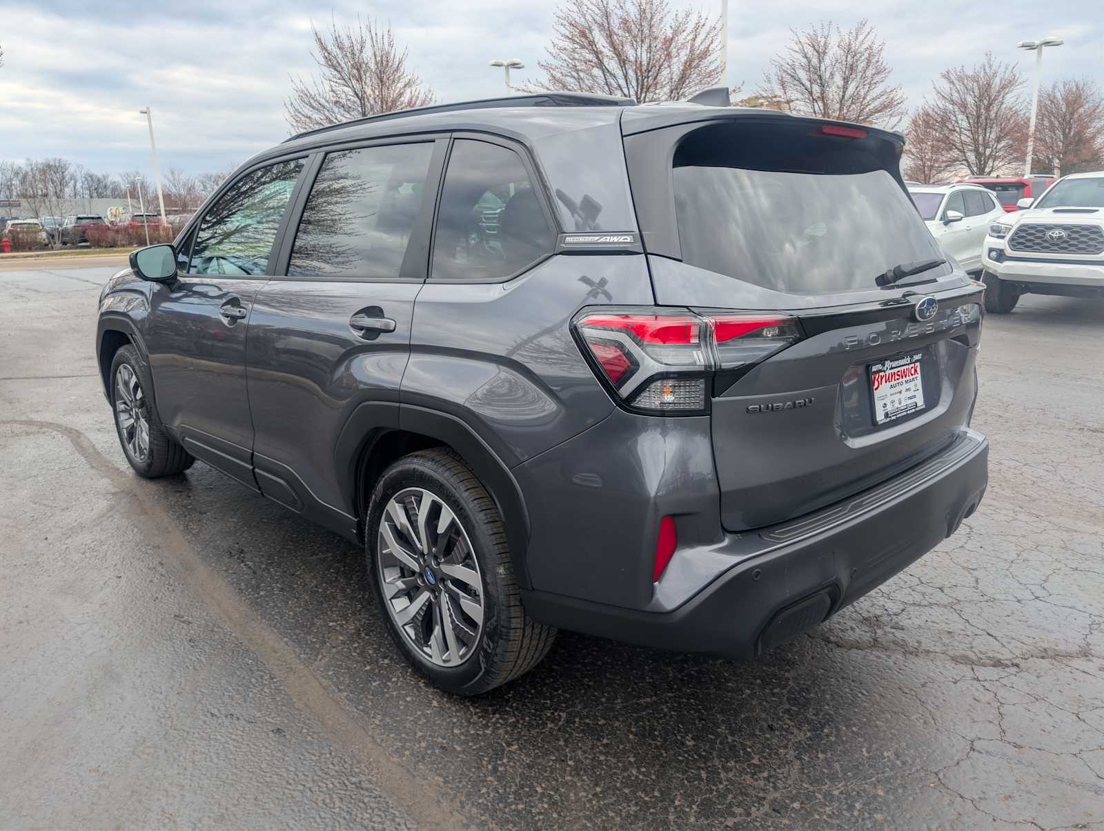 View vehicle photo 5