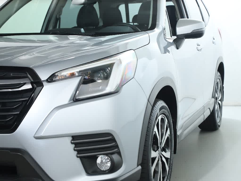 2023 Subaru Forester Limited photo 4