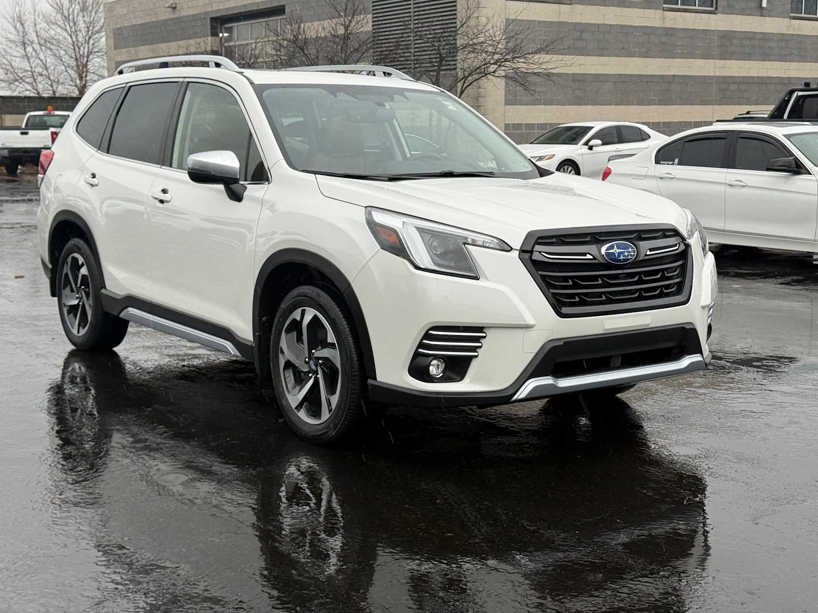 2023 Subaru Forester Touring photo 3