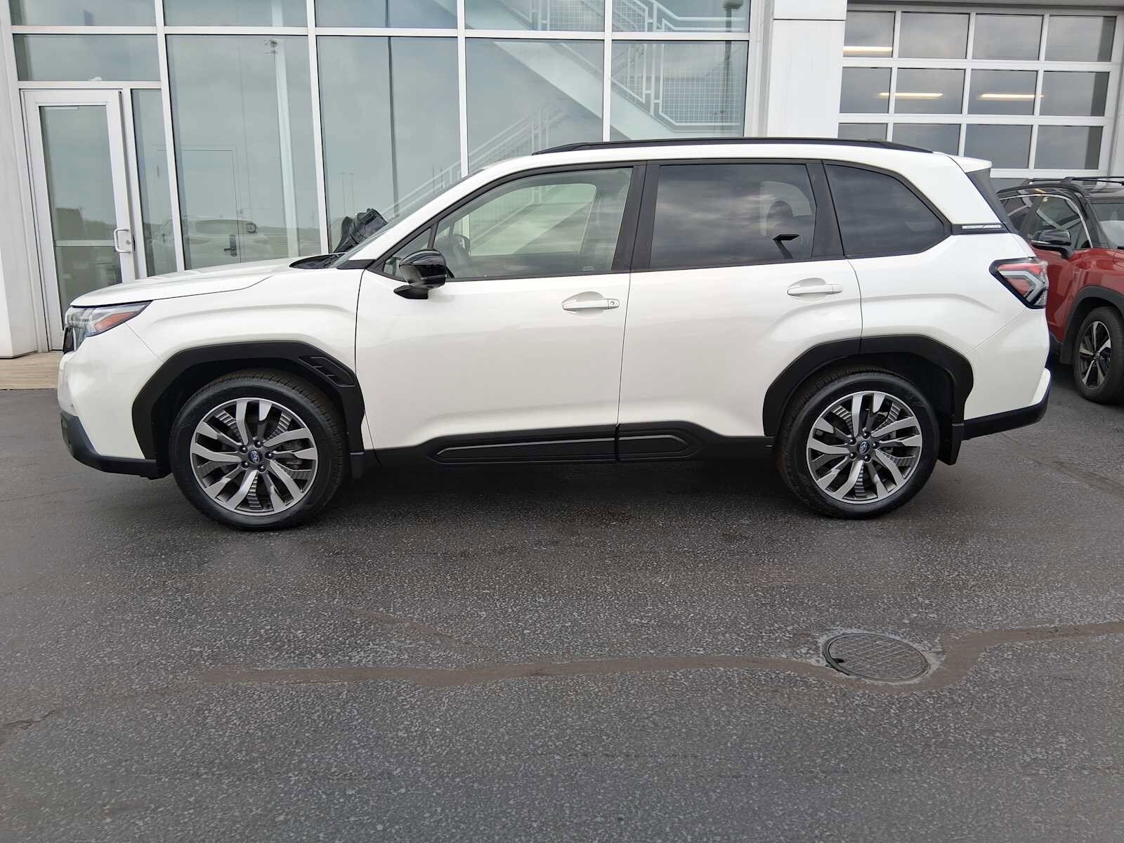 2025 Subaru Forester Touring photo 3