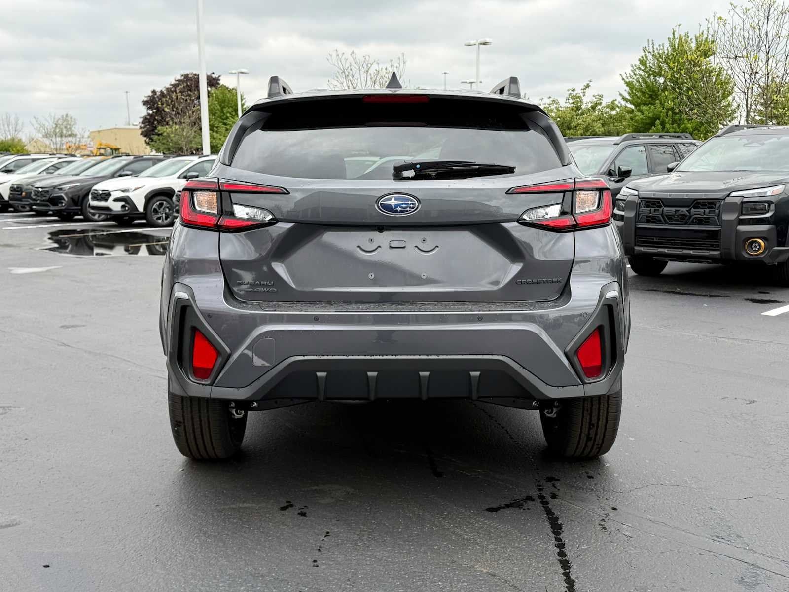 View vehicle photo 5