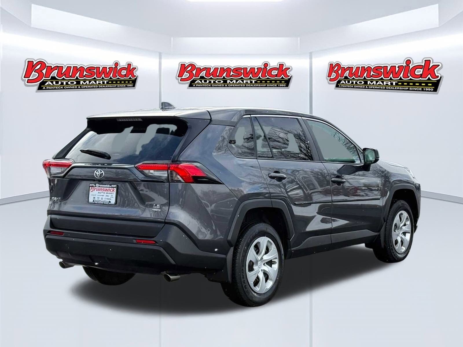2023 Toyota RAV4 LE photo 2