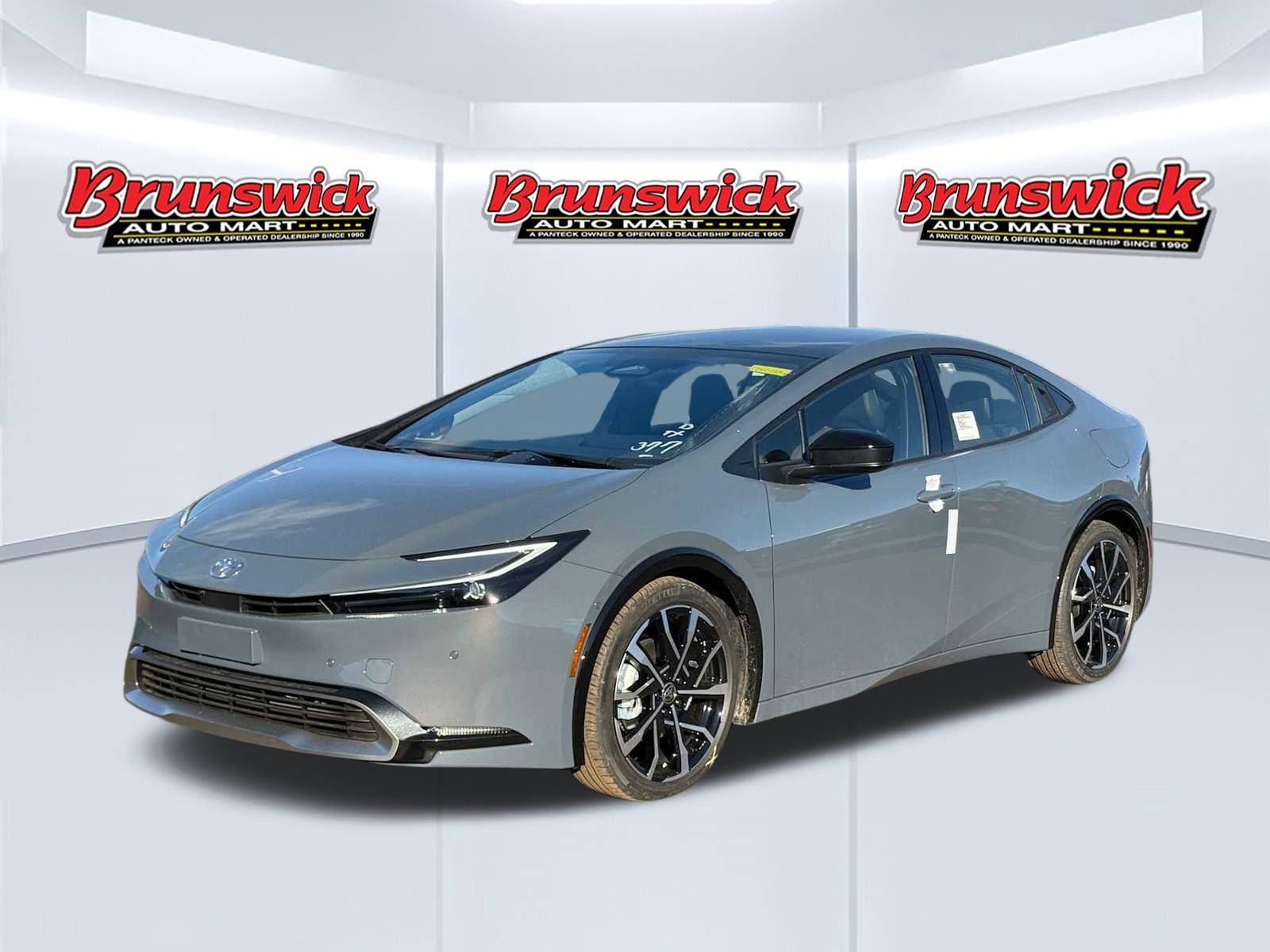 2026 Toyota Prius XSE Premium's photo