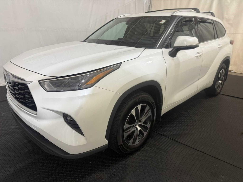 Certified 2022 Toyota Highlander Hybrid XLE SUV