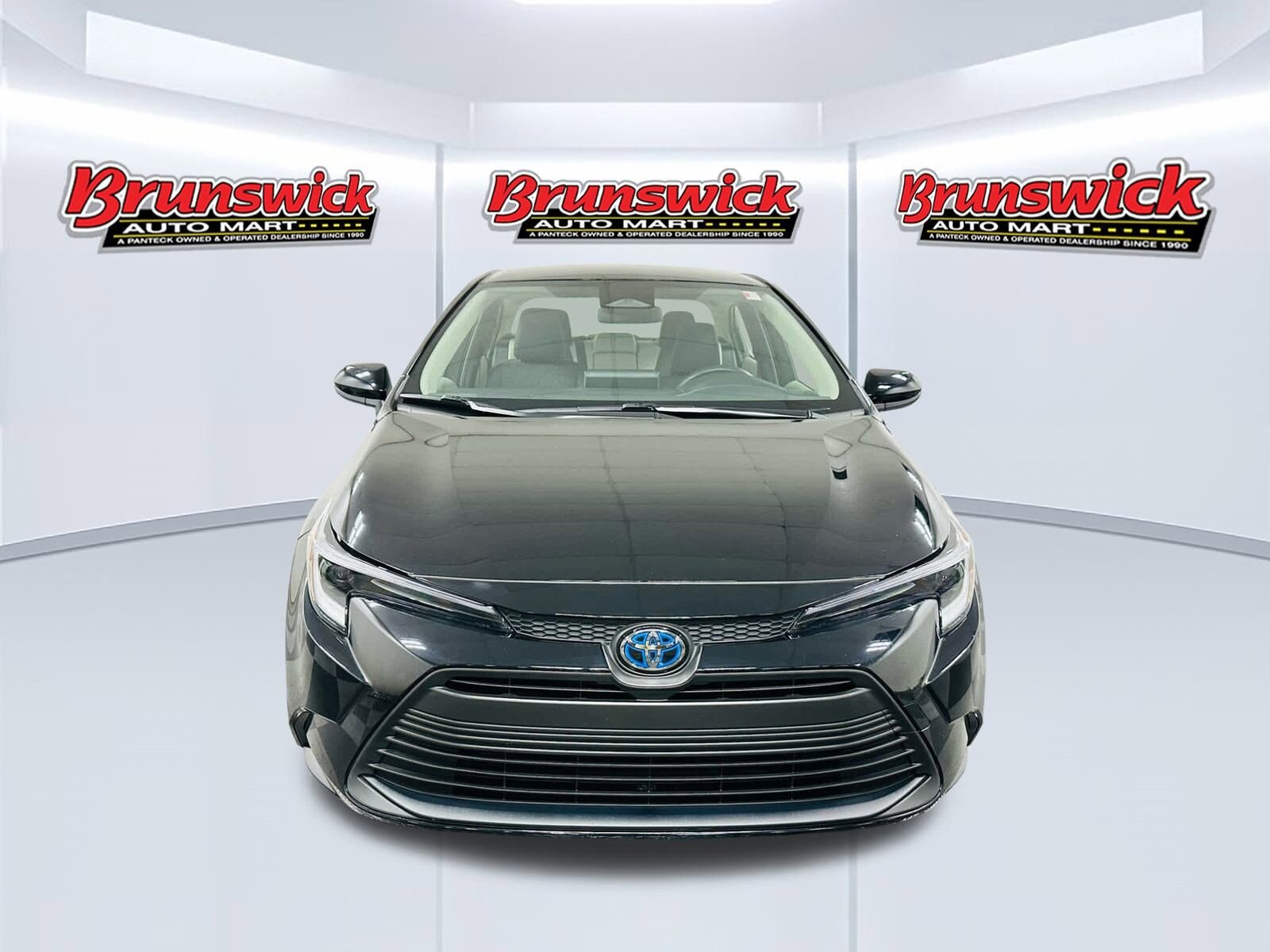 2023 Toyota Corolla Hybrid LE photo 2