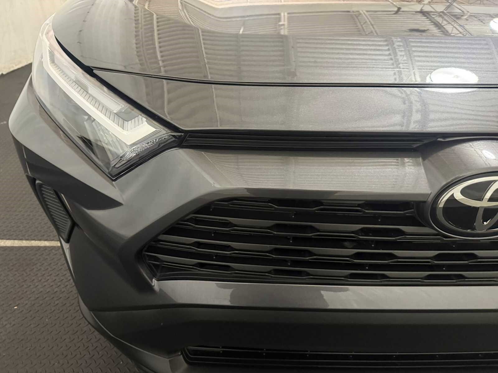 2023 Toyota RAV4 XLE photo 4