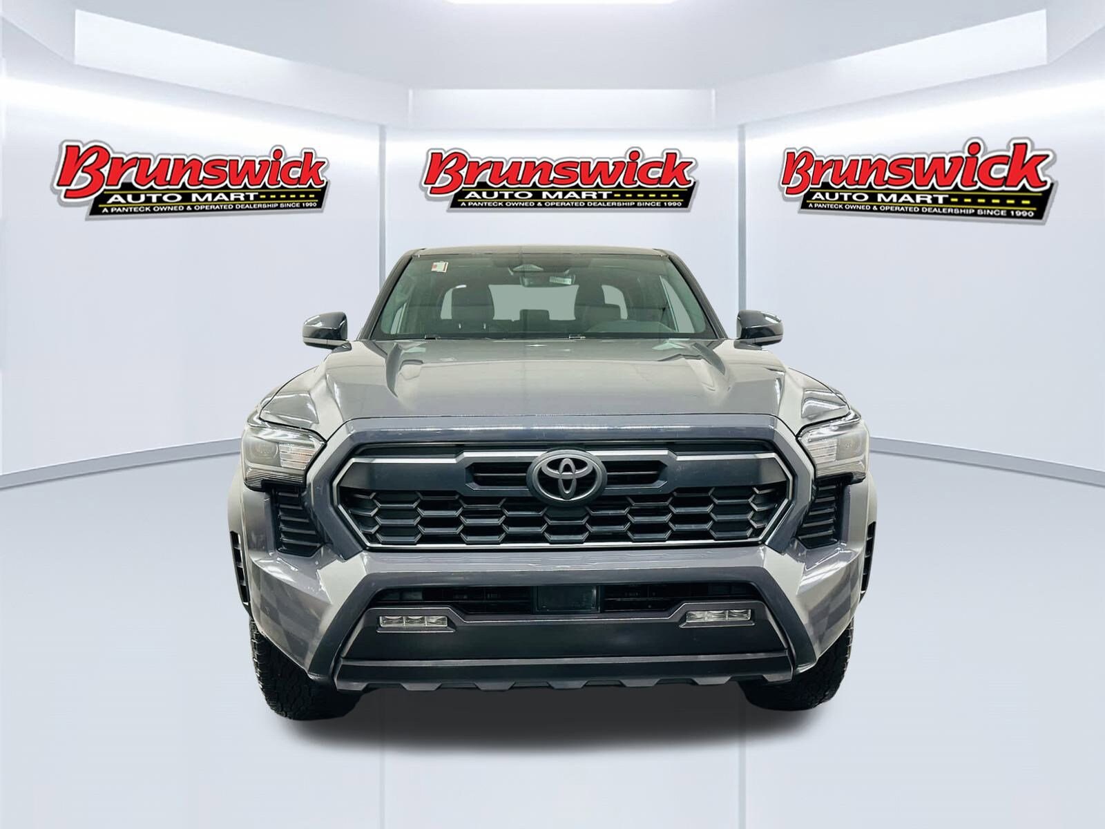 2025 Toyota Tacoma TRD Double Cab photo 2