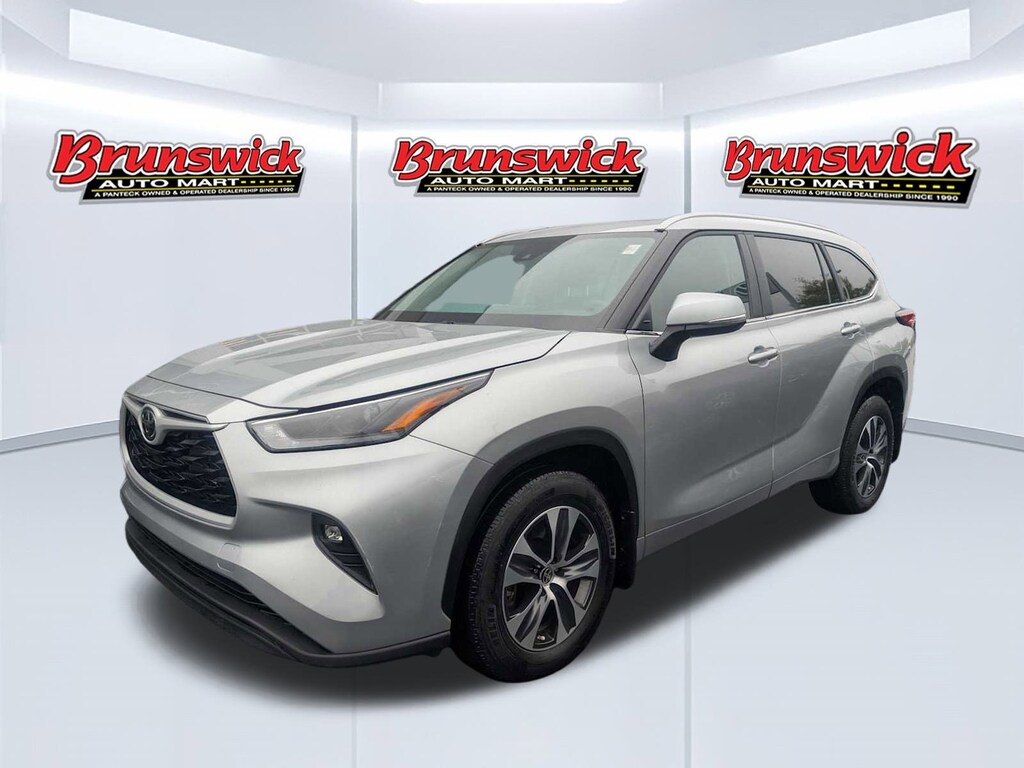 Used 2023 Toyota Highlander XLE SUV